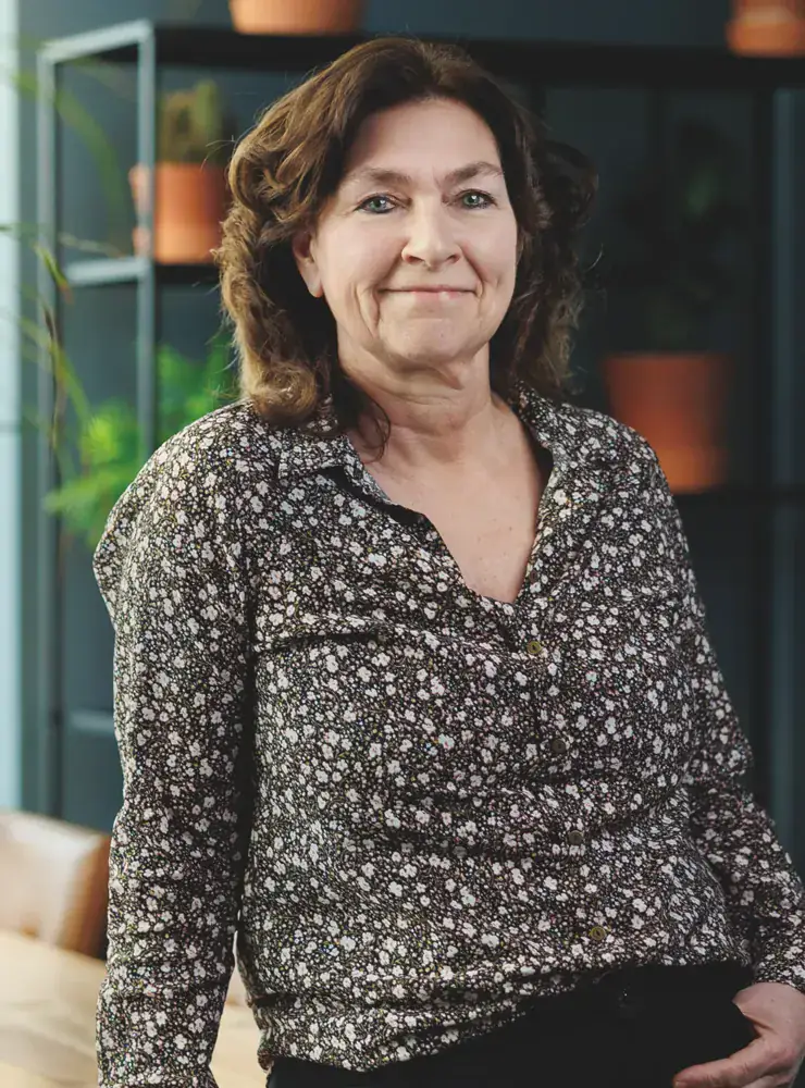 Cora Vrijenhoek, Administratie bij VDBS